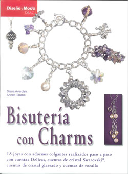 BISUTERIA CON CHARMS