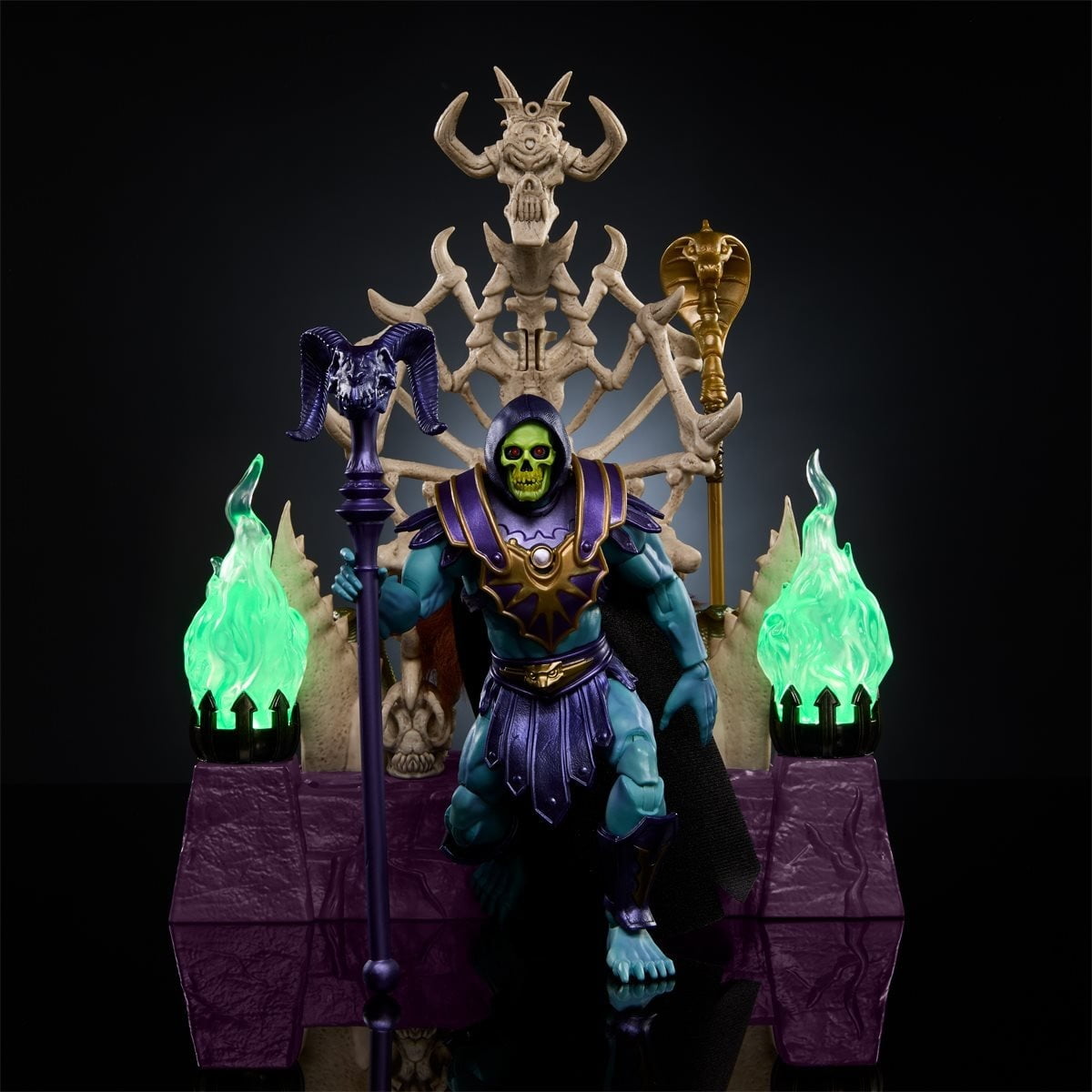 MASTERS OF THE UNIVERSE NEW ETERNIA MASTERVERSE SKELETOR & THRONE