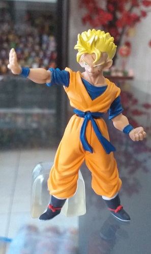 DRAGON BALL GASHAPON HIGH GRADE REAL FIGURE 9 GOHAN SS1