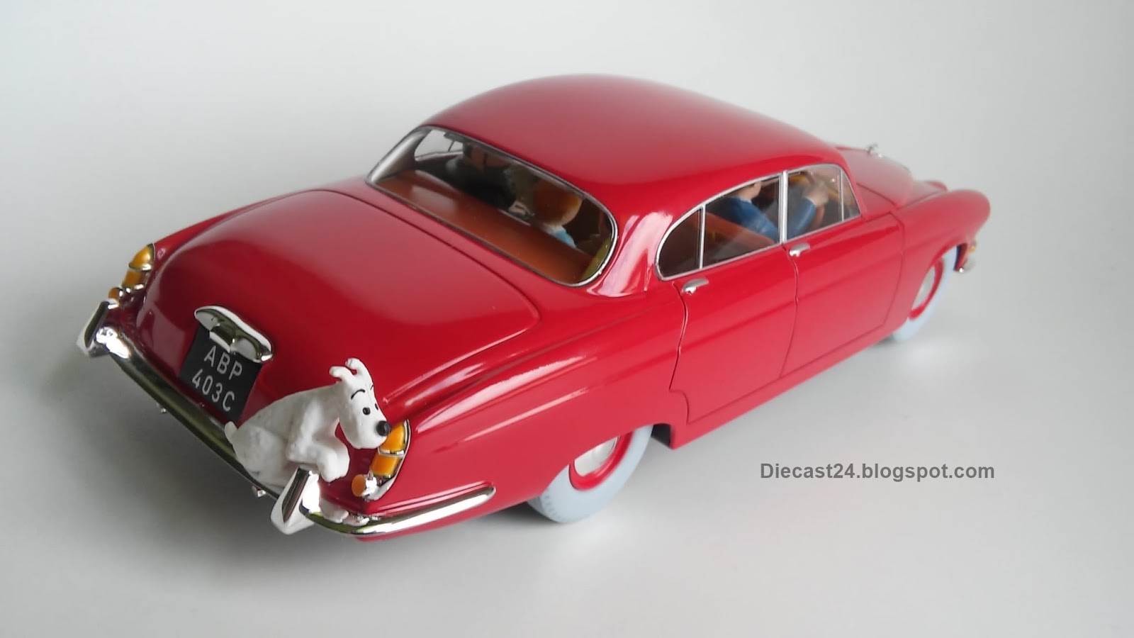TINTIN COCHE LA JAGUAR DES RAVISSEURS